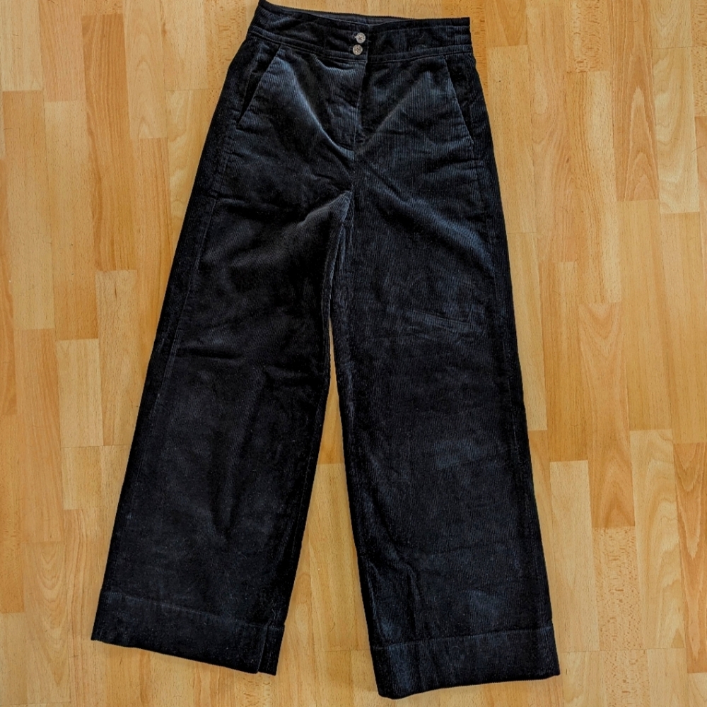 JCrew flared leg corduroy pants. Black  size 4